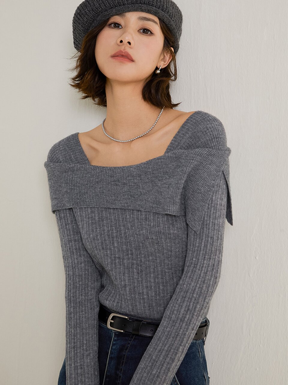 LS_Gray square neck knit top