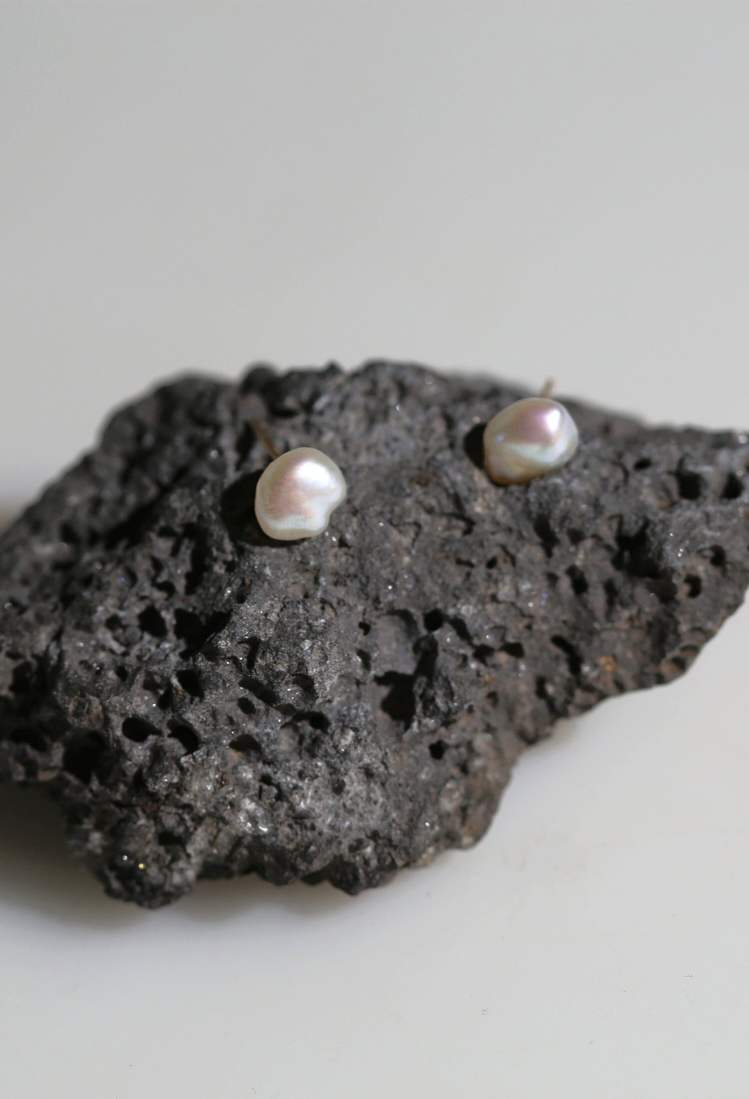 14K Simple Stud Baroque Pearls Earring