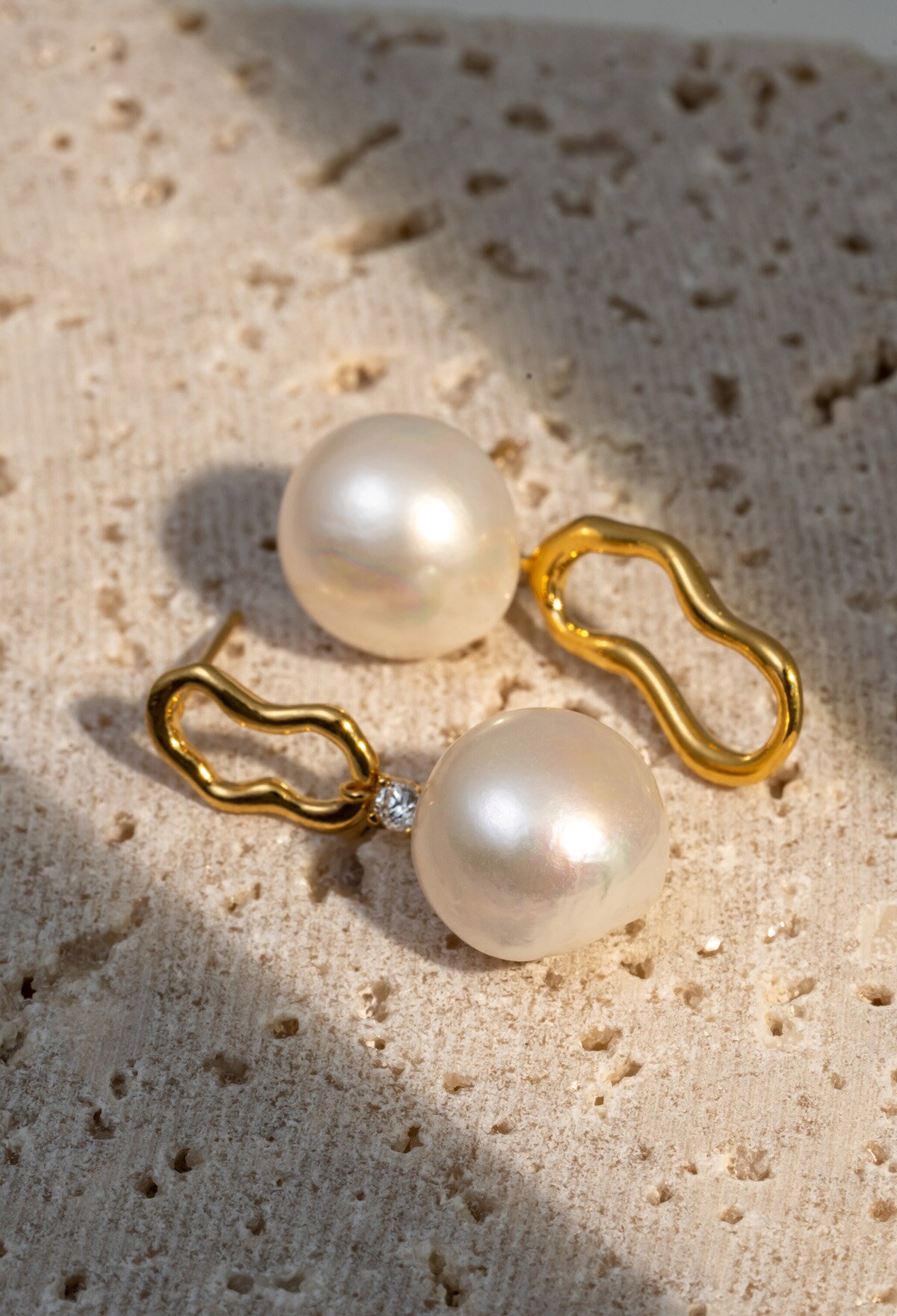 Asymmetric Freshwater Pearls Earring