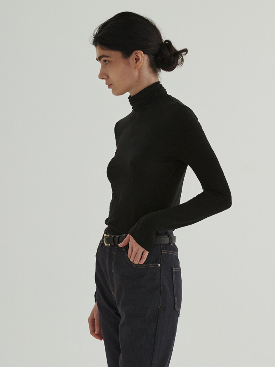 Line detail wool pola_BLACK