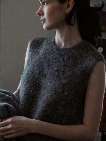Hairy Alpaca vest (charcoal)