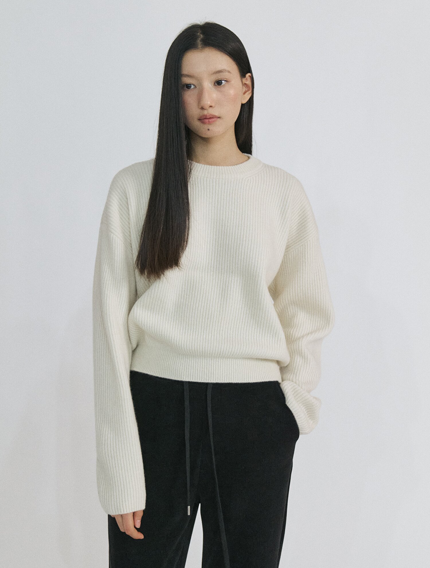 Series line - Cashmere drop round knit [IVORY]
