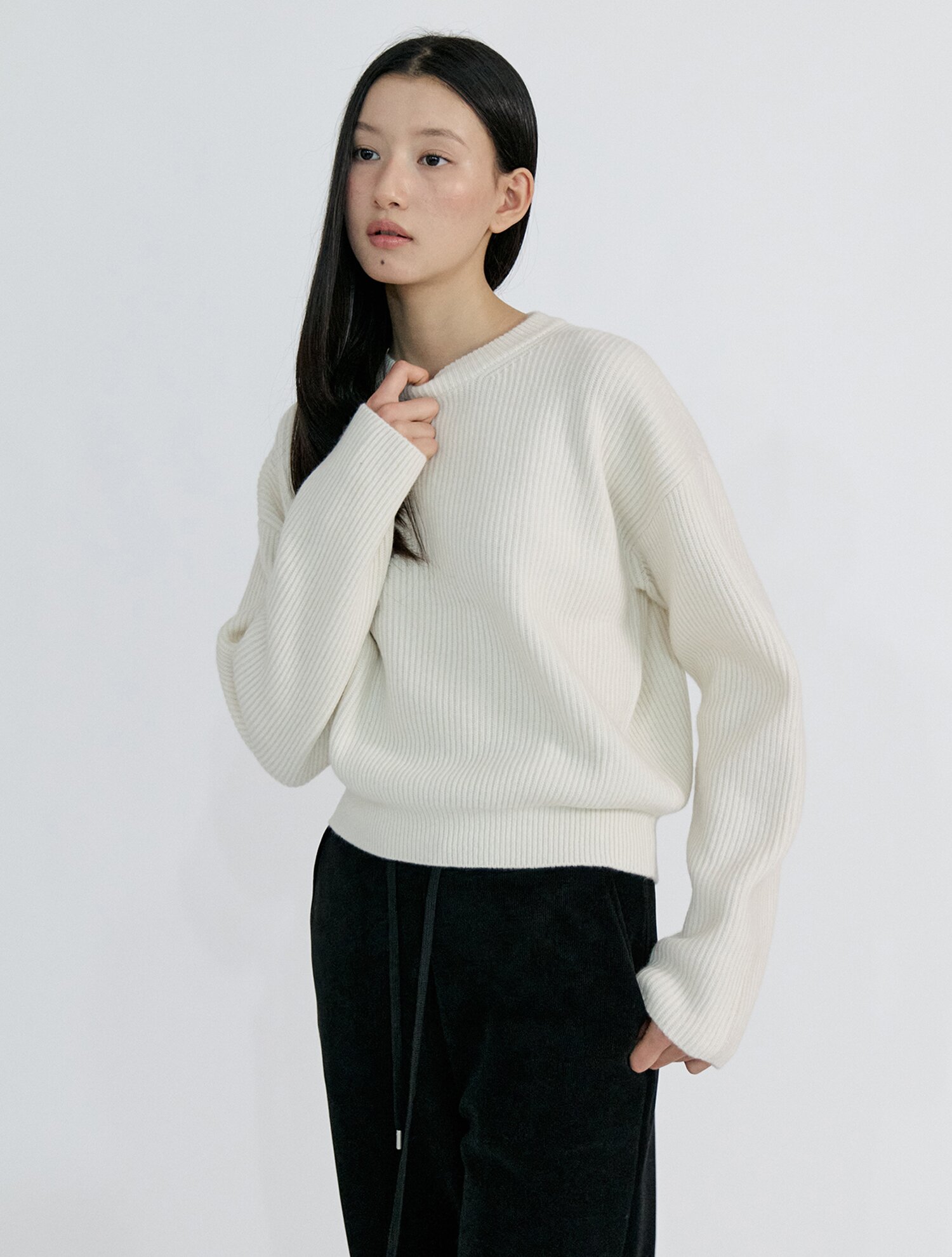 Series line - Cashmere drop round knit [IVORY]