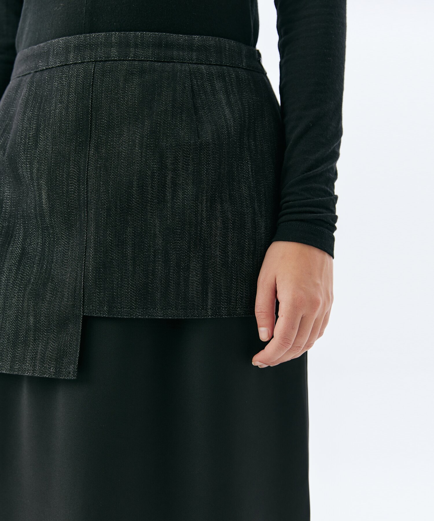 LAYER DENIM SATIN SKIRT(BLACK)
