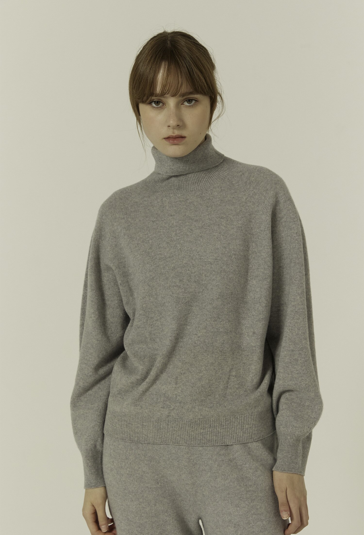 [칼레이트] Cashmere-Blend Whole Garment Turtleneck Sweater