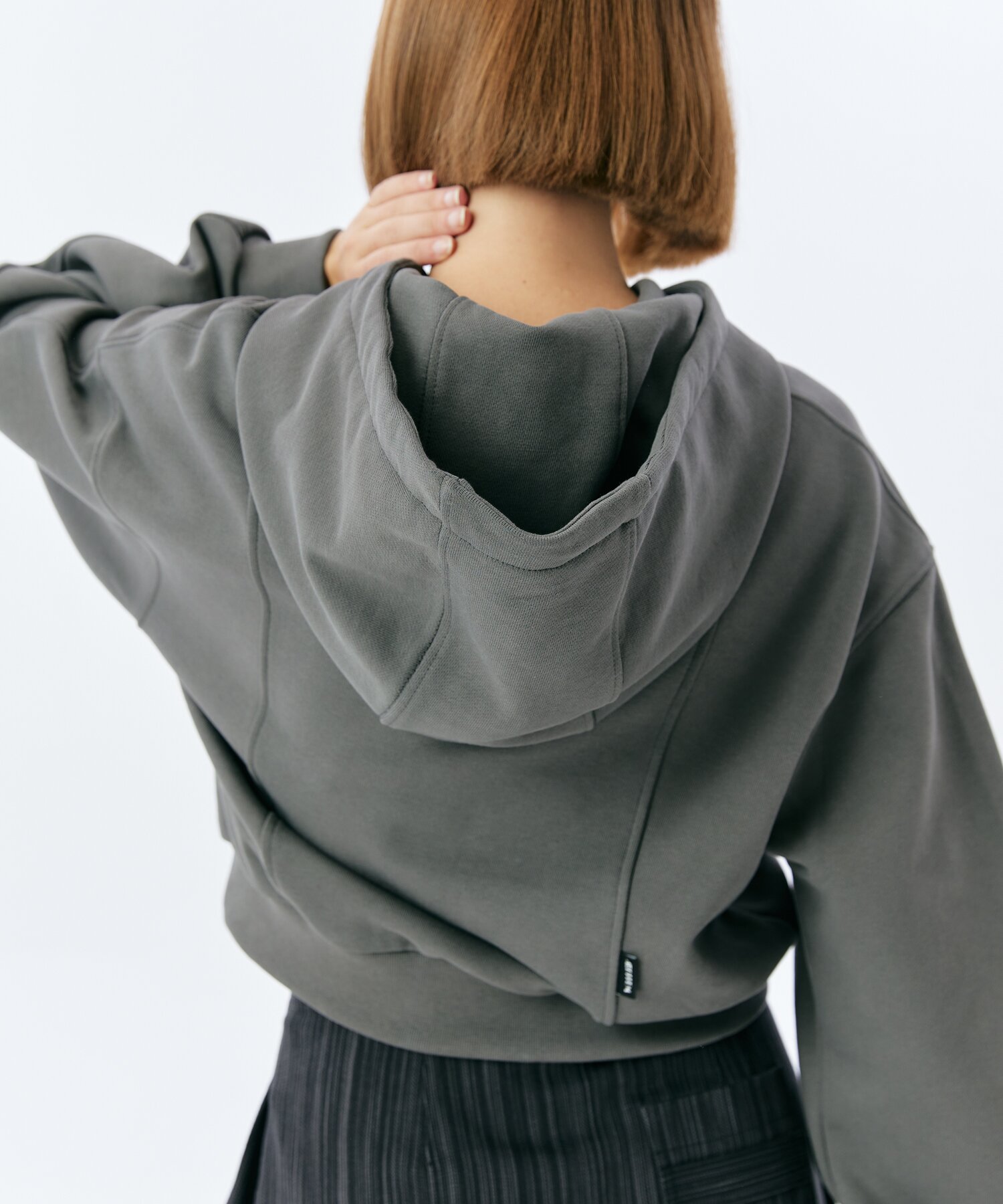 SPLIT CROP HOODIE(CHARCOAL)