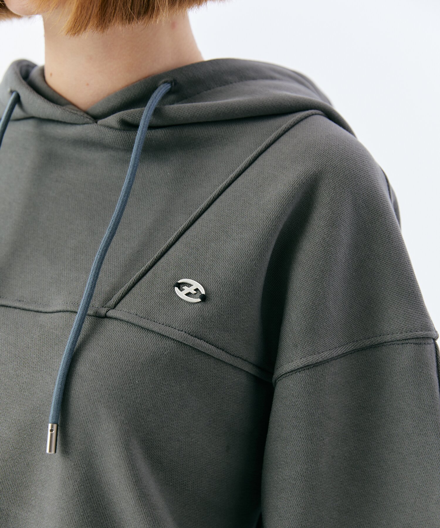 SPLIT CROP HOODIE(CHARCOAL)