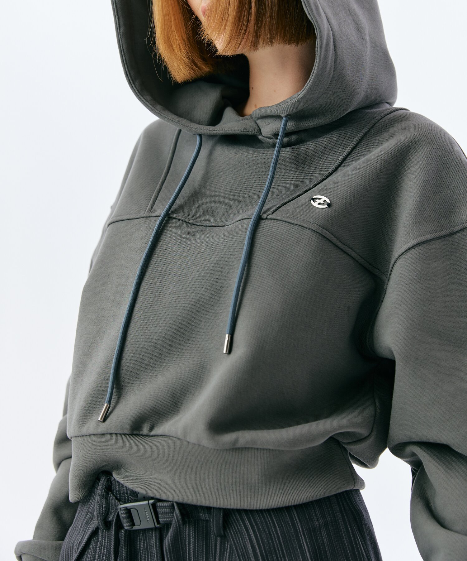 SPLIT CROP HOODIE(CHARCOAL)
