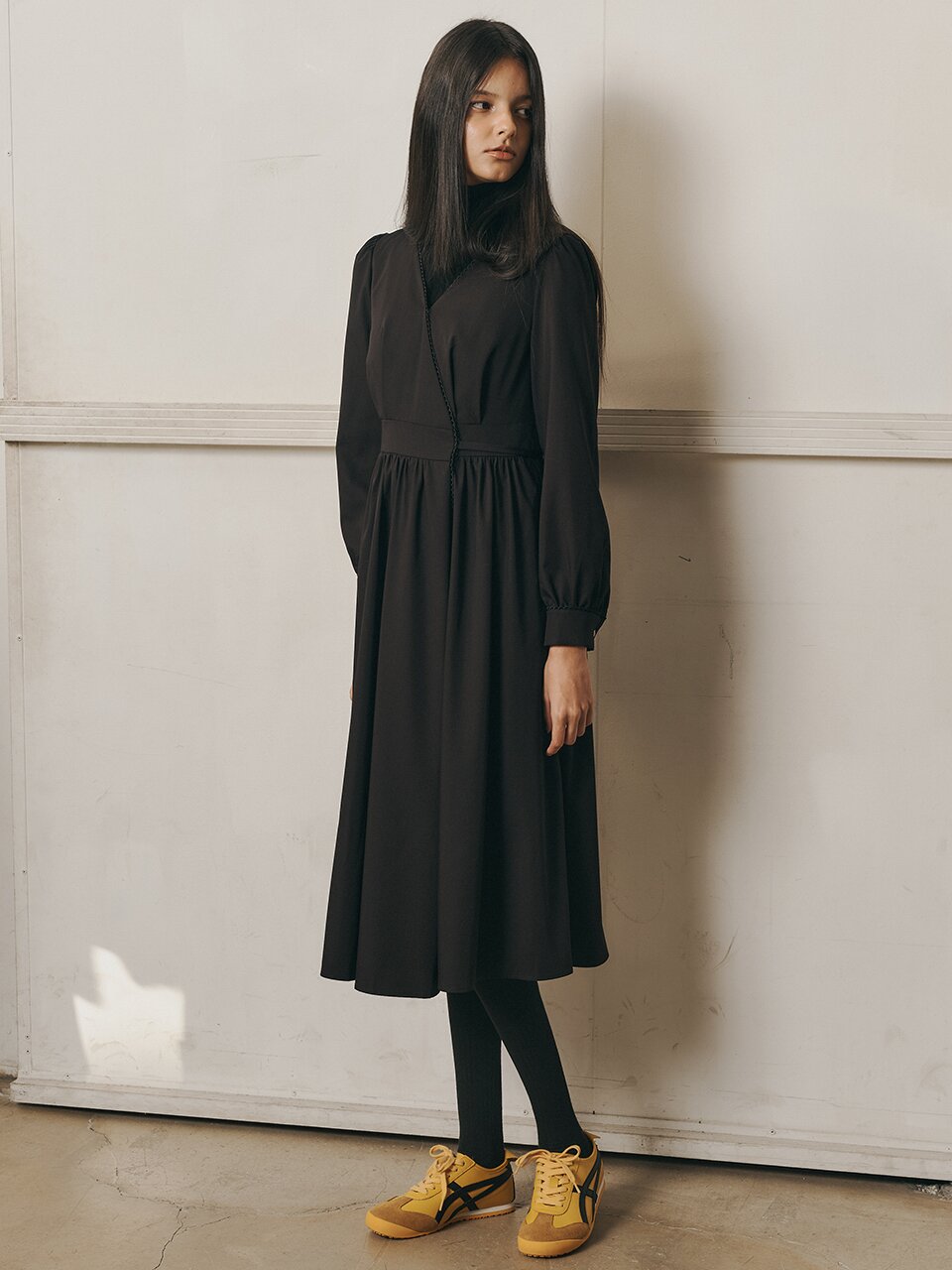 AR_Waistline ribbon v-neck dress