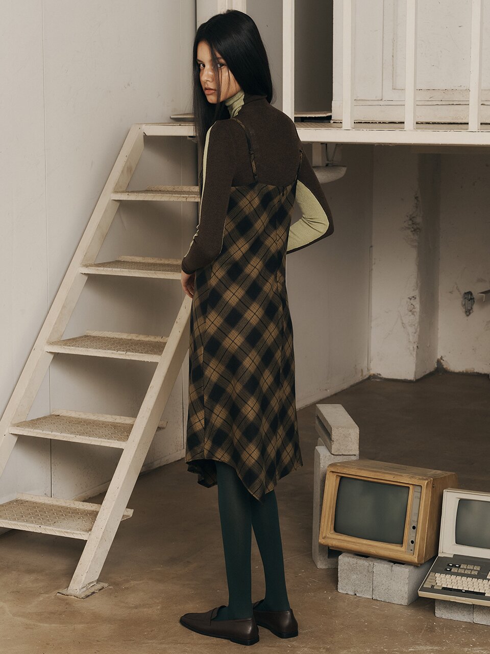 AR_Irregular plaid suspender dress