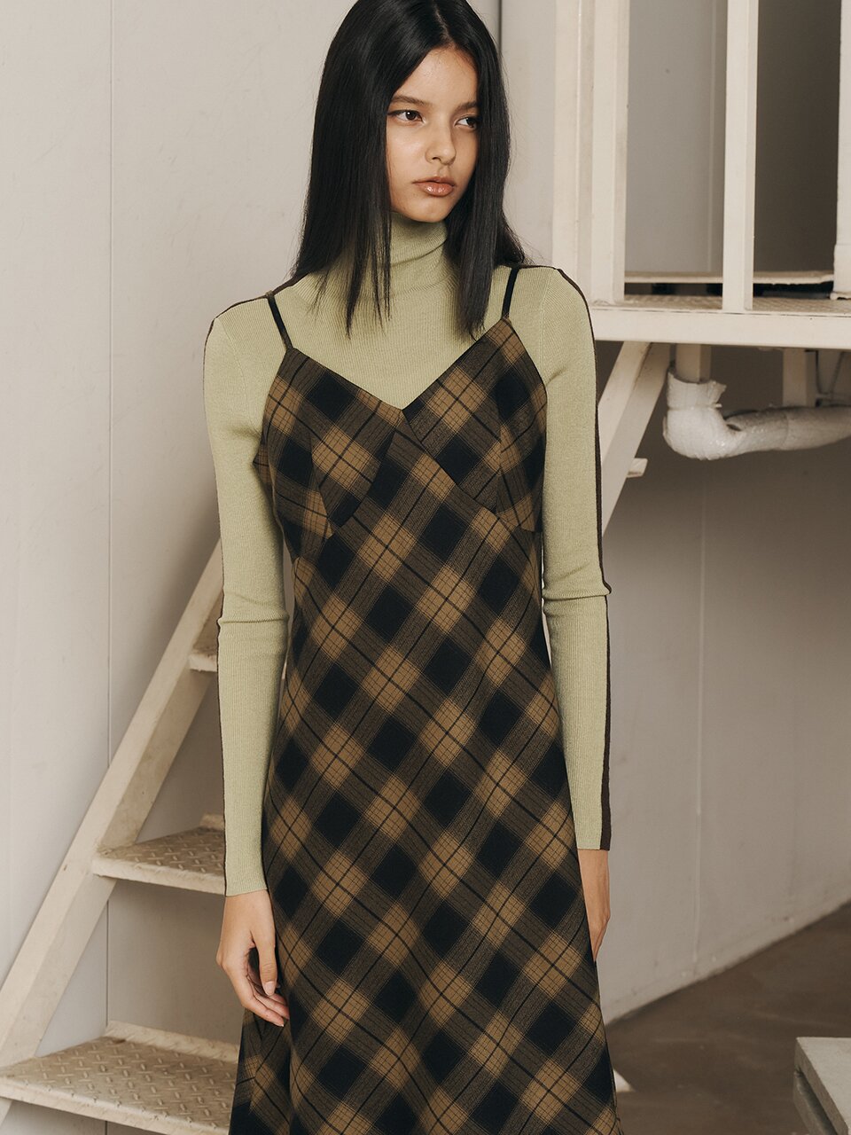 AR_Irregular plaid suspender dress