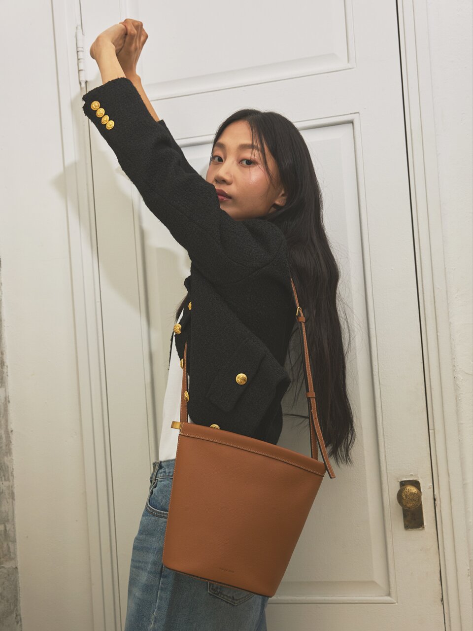 23FW Banding Frame kiss shoulder bag Medium_camel