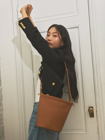 23FW 밴딩 프래임 키스 숄더백 미디움_카멜(미니백별도)