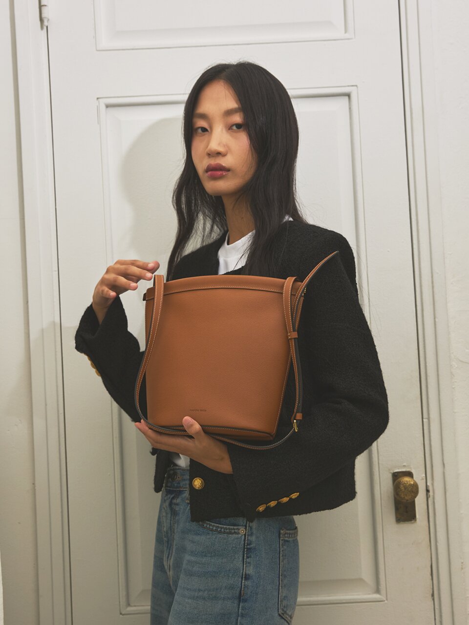 23FW Banding Frame kiss shoulder bag Medium_camel