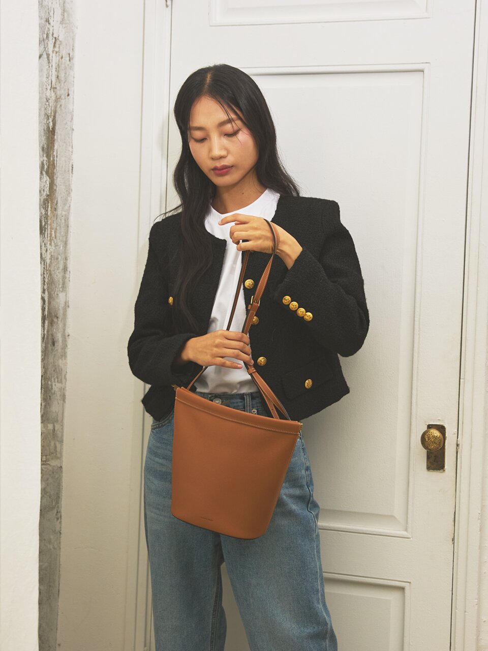 23FW Banding Frame kiss shoulder bag Medium_camel