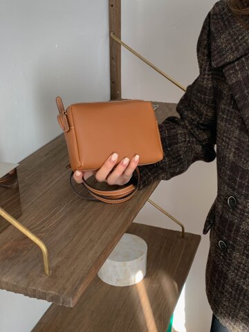 23FW 키스 미니백 스몰_카멜콤비