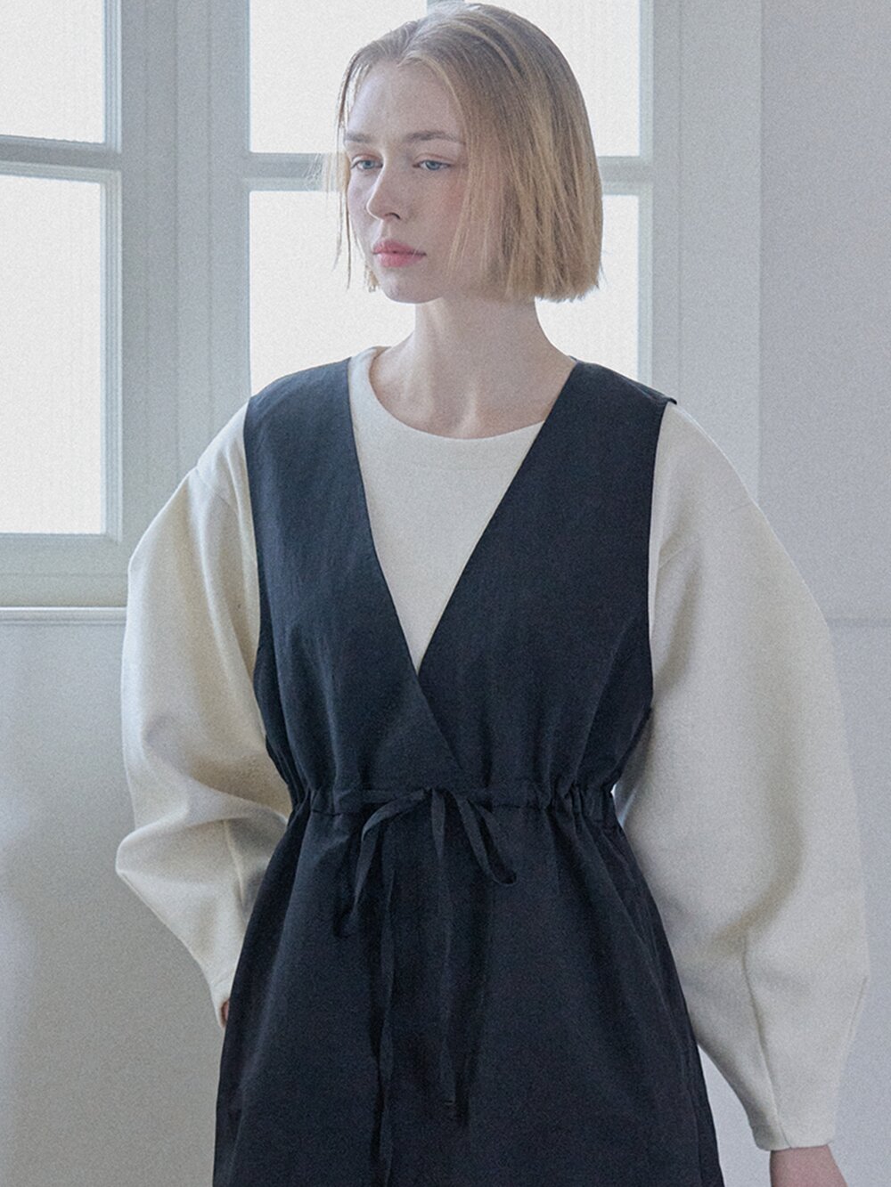 Darts Volume Sleeve Round T-shirt - Ivory