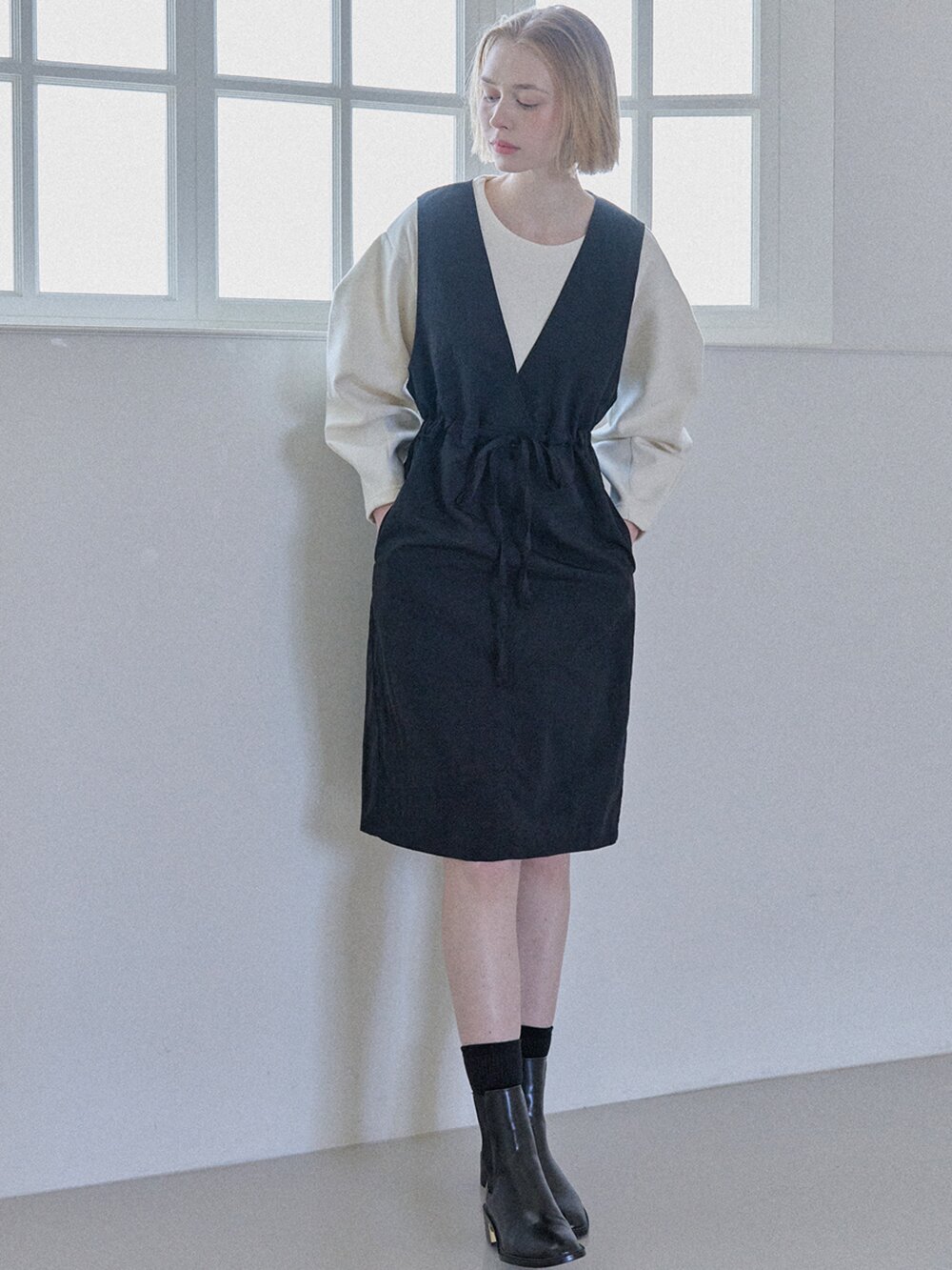 Darts Volume Sleeve Round T-shirt - Ivory