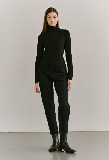 Slim Fit Turtleneck T-Shirt -Black