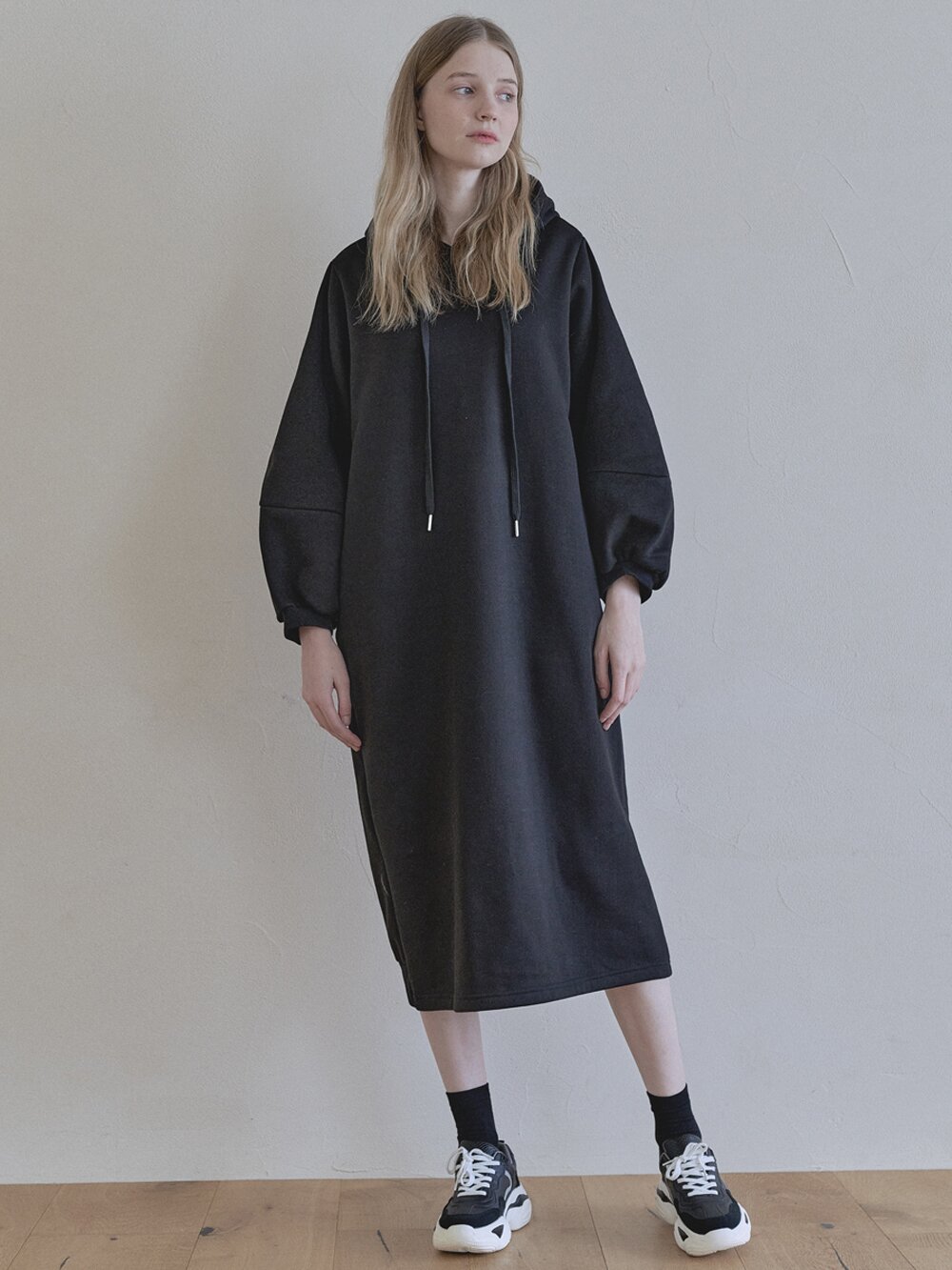 Volume Sleeve Long Hooded Dress - BLACK (기모)