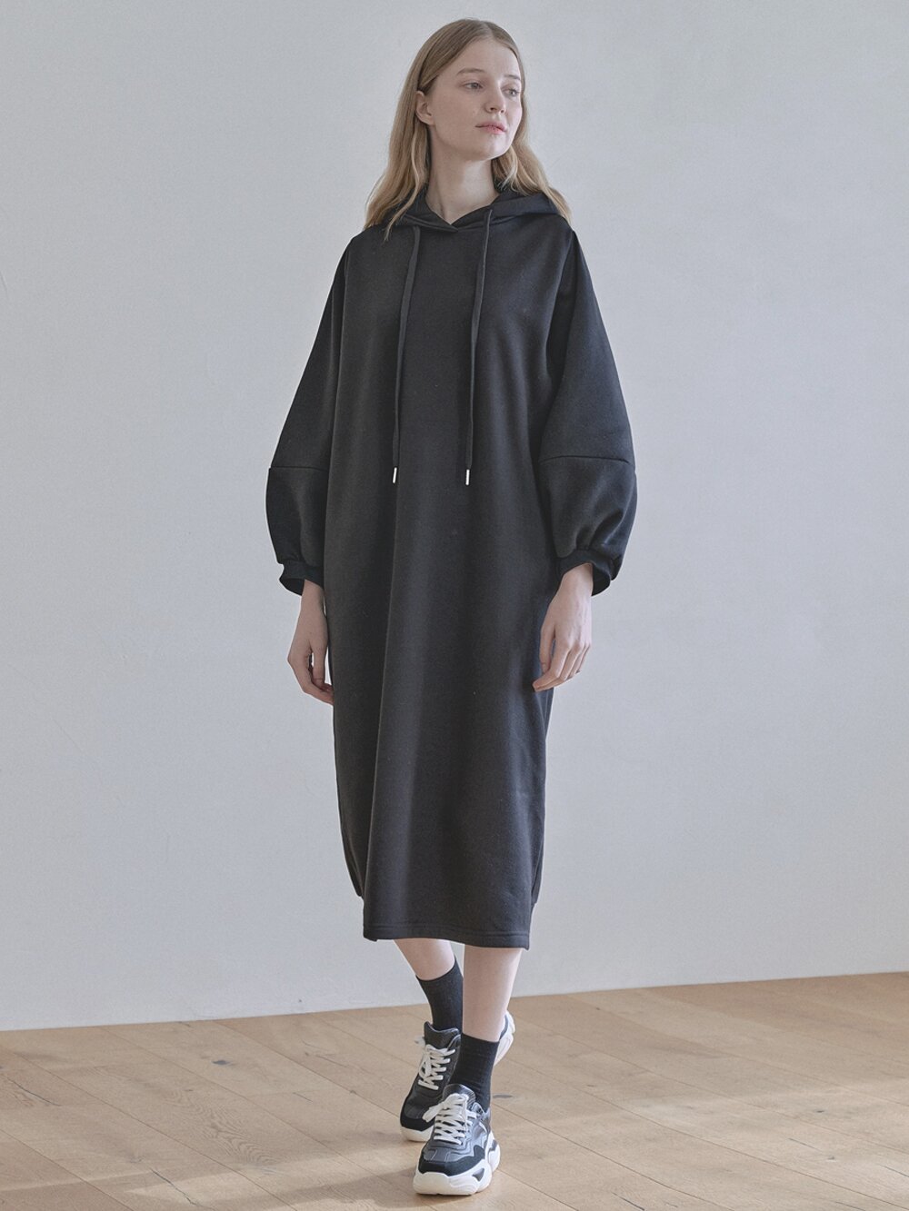 Volume Sleeve Long Hooded Dress - BLACK (기모)
