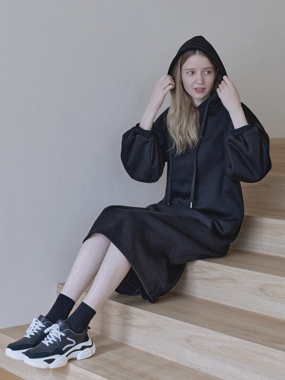 Volume Sleeve Long Hooded Dress - BLACK (기모)