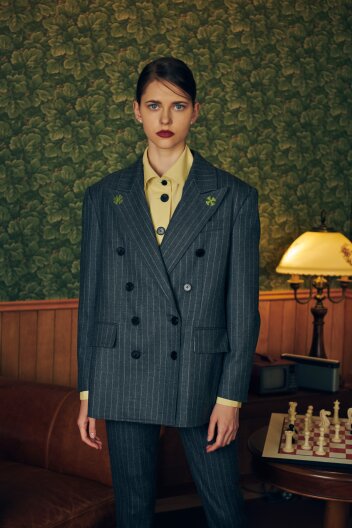 그레이 스트라이프 자켓