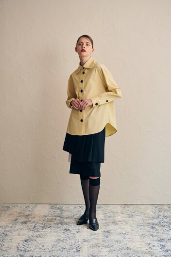 베이지 빅버튼 셔츠