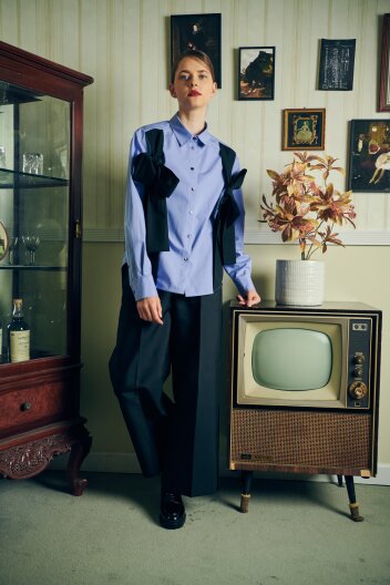 블랙 슬릿 팬츠