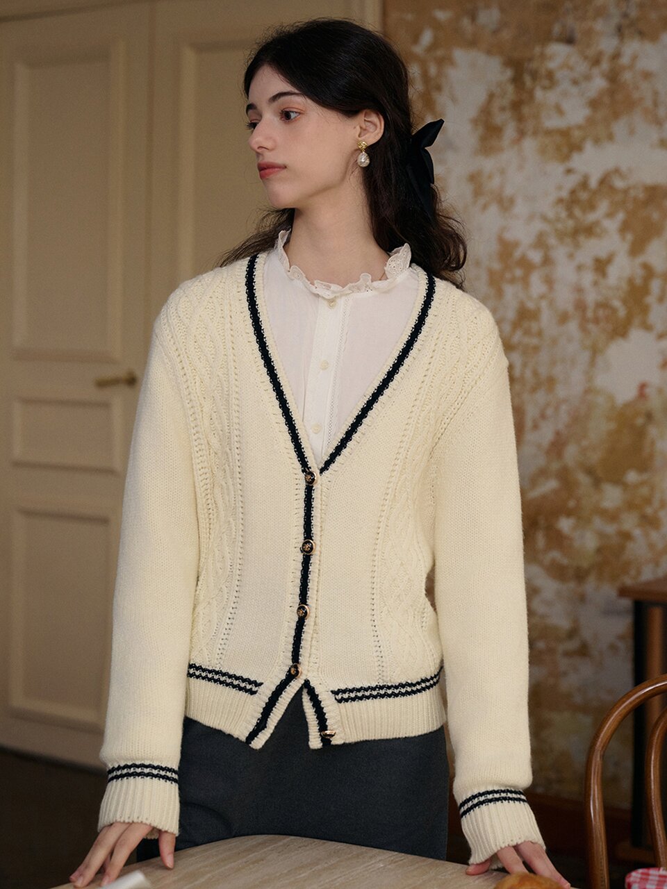 SR_Large V-Neck Cable Cardigan