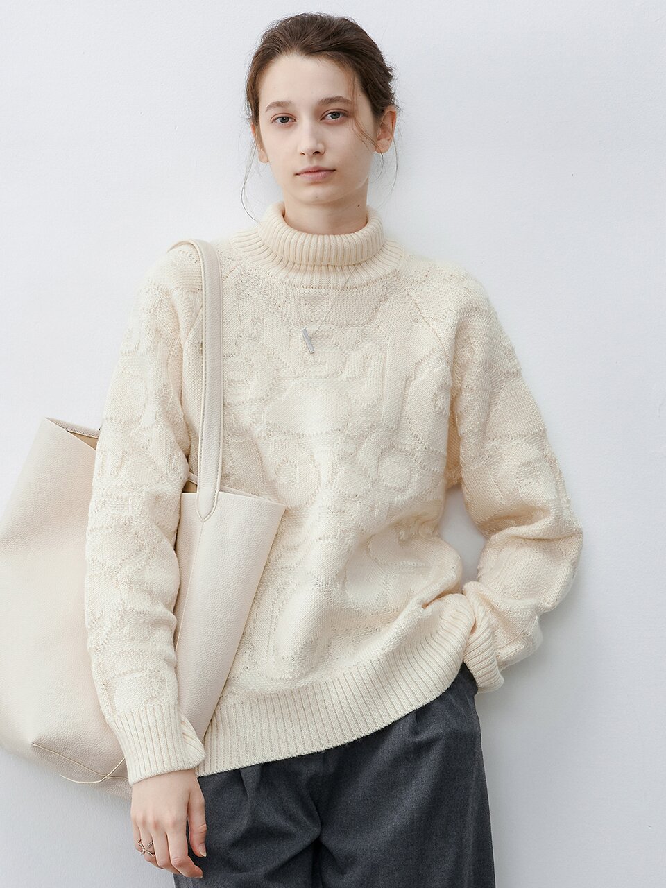 TG_Embossed pattern sweater_IVORY
