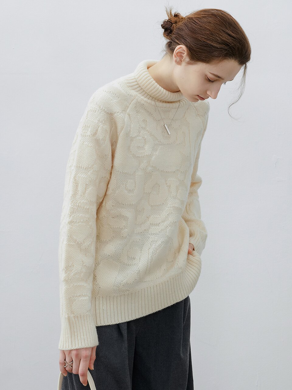 TG_Embossed pattern sweater_IVORY