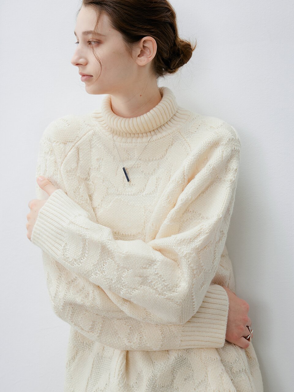 TG_Embossed pattern sweater_IVORY