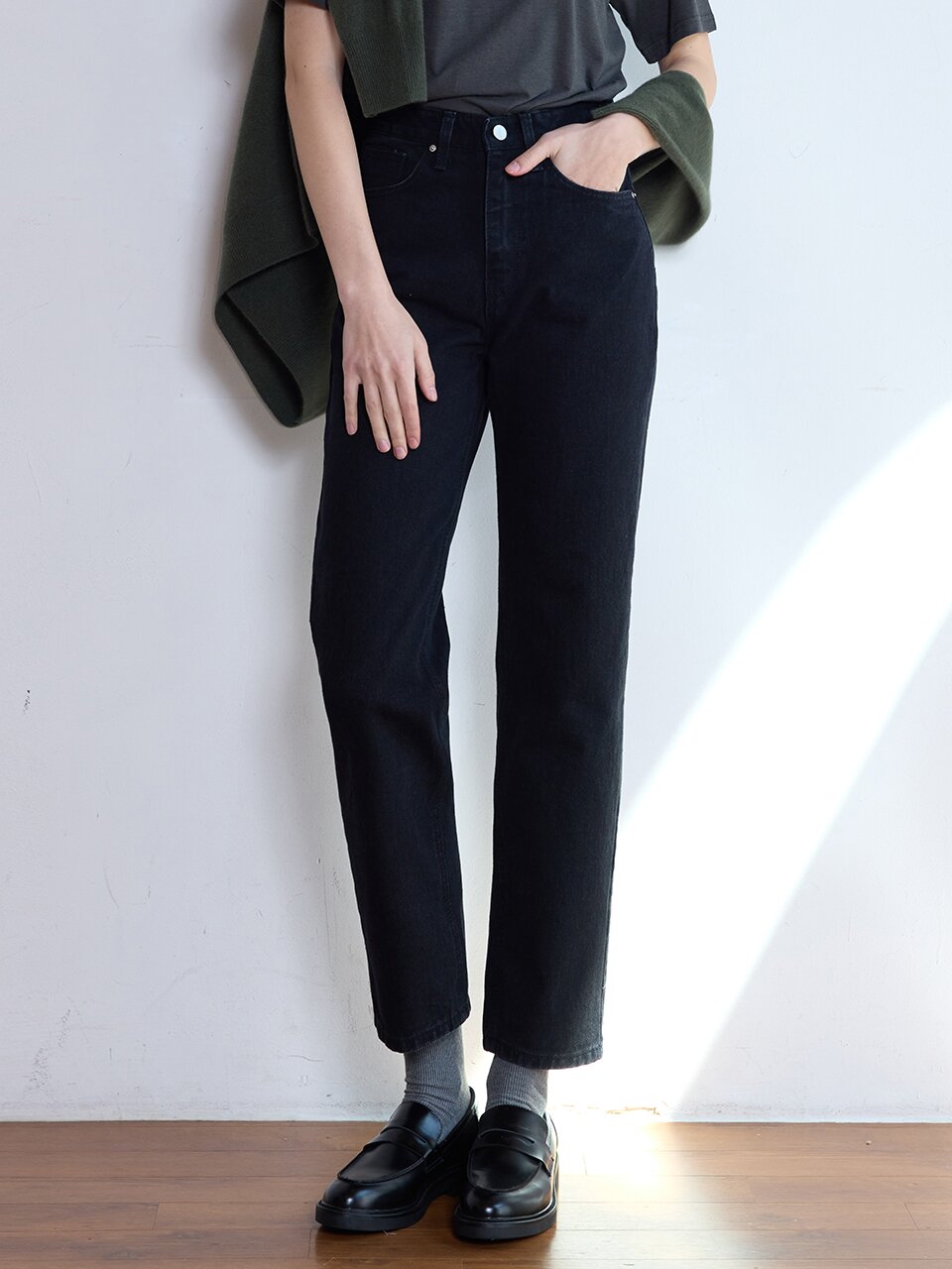 SEMI BOYFIT DENIM PANTS - BLACK