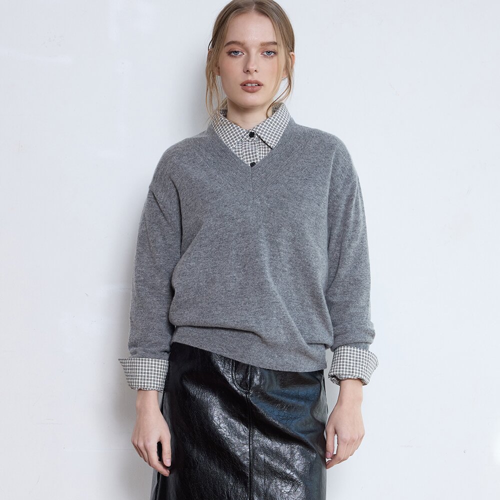 MODERN V-NECK KNIT_GREY