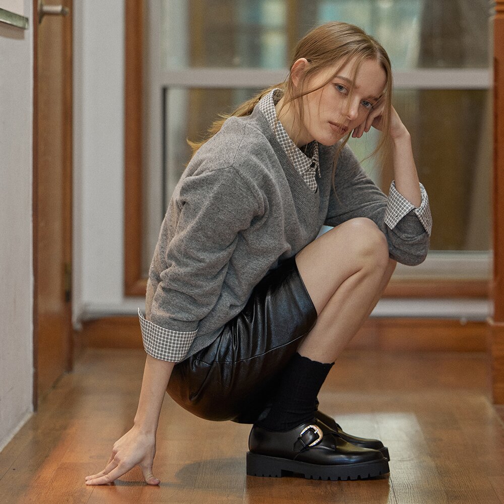 MODERN V-NECK KNIT_GREY