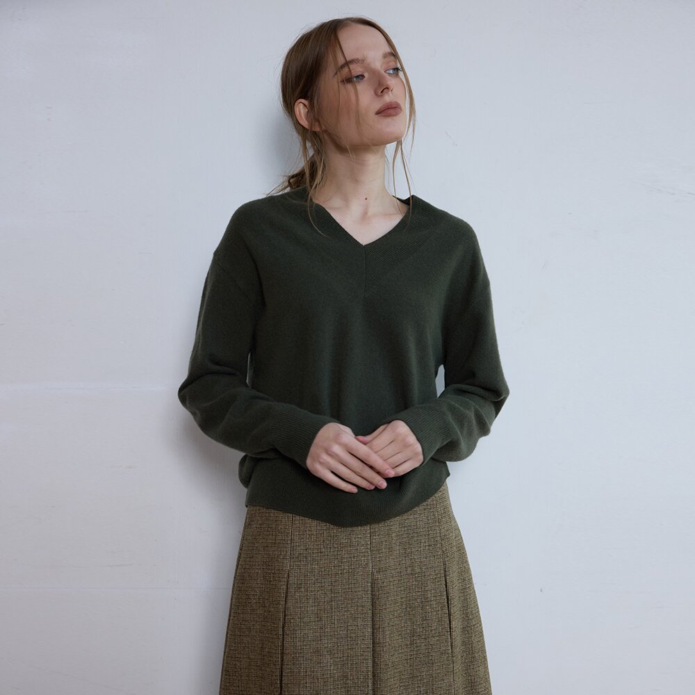 MODERN V-NECK KNIT_KHAKI