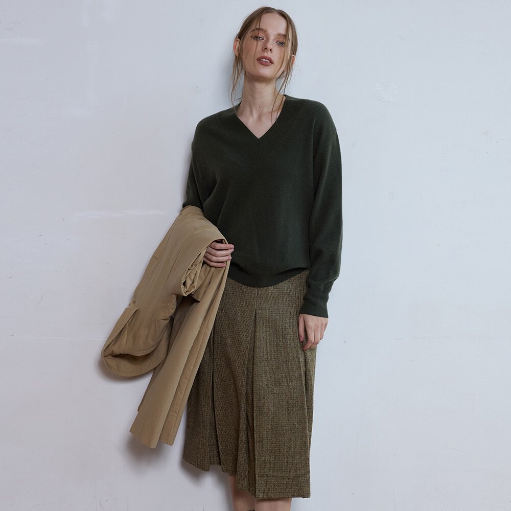 MODERN V-NECK KNIT_KHAKI