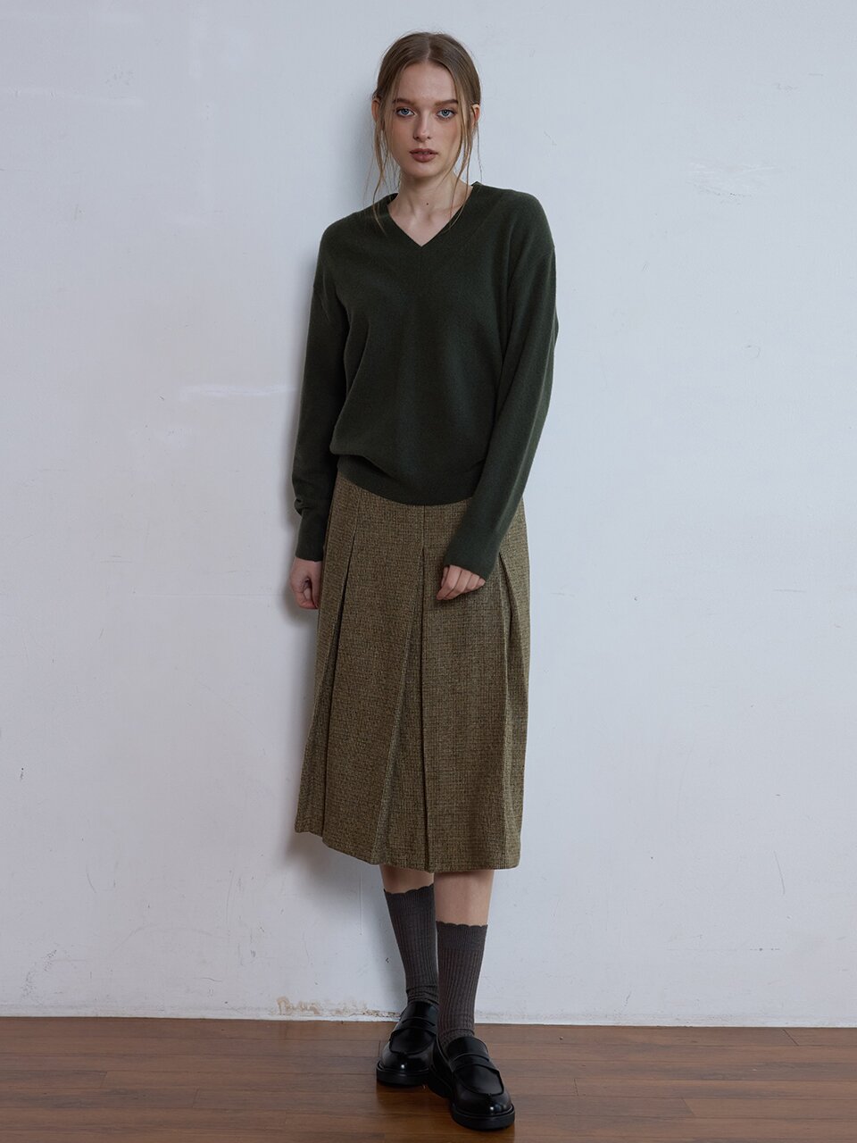MODERN V-NECK KNIT_KHAKI