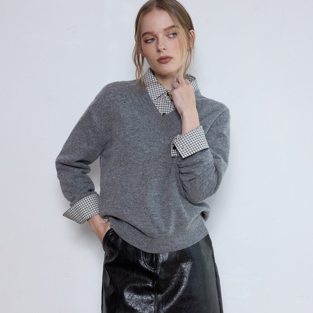 MODERN V-NECK KNIT_SKY BLUE