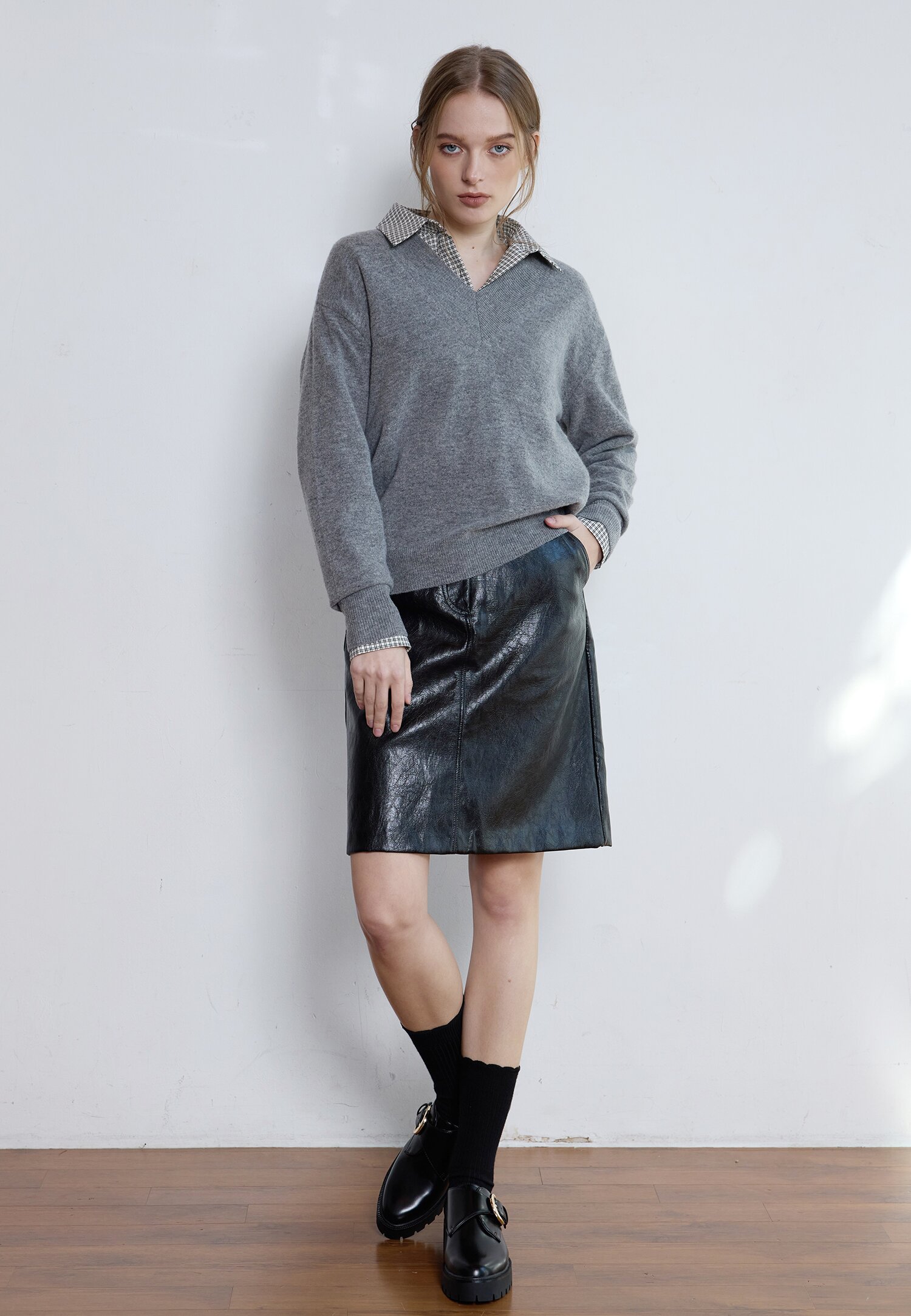 MODERN V-NECK KNIT_SKY BLUE