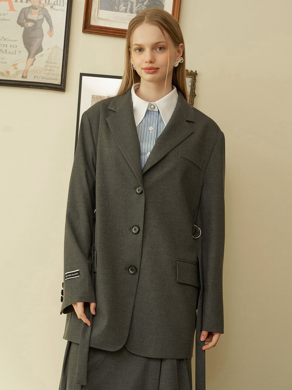 [일루스트리스일루전] GREY STRAP JACKET