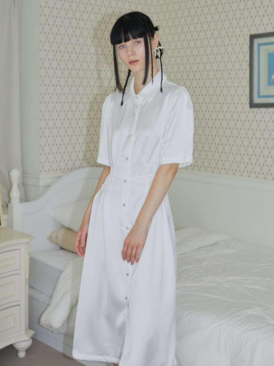 [일루스트리스일루전] WH SILKY CROSS SHIRT DRESS