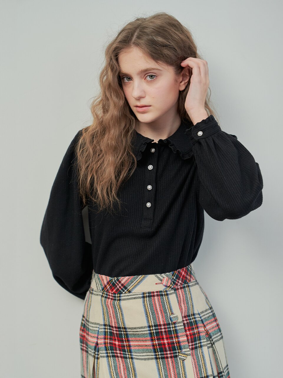 [일루스트리스일루전] BLACK FRILL WOOL BLOUSE
