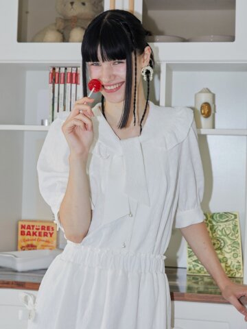 [일루스트리스일루전] WH FLOWER FRILL BLOUSE