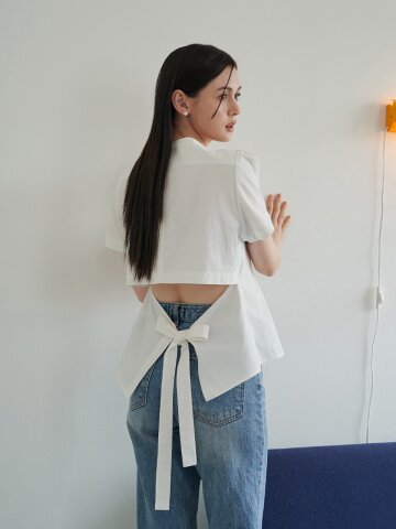 [에프코코로미즈] back point round neck blouse WH