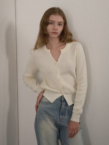 [일루셀] 슬릿 골지 니트 가디건 아이보리 ILS24WICG004IV