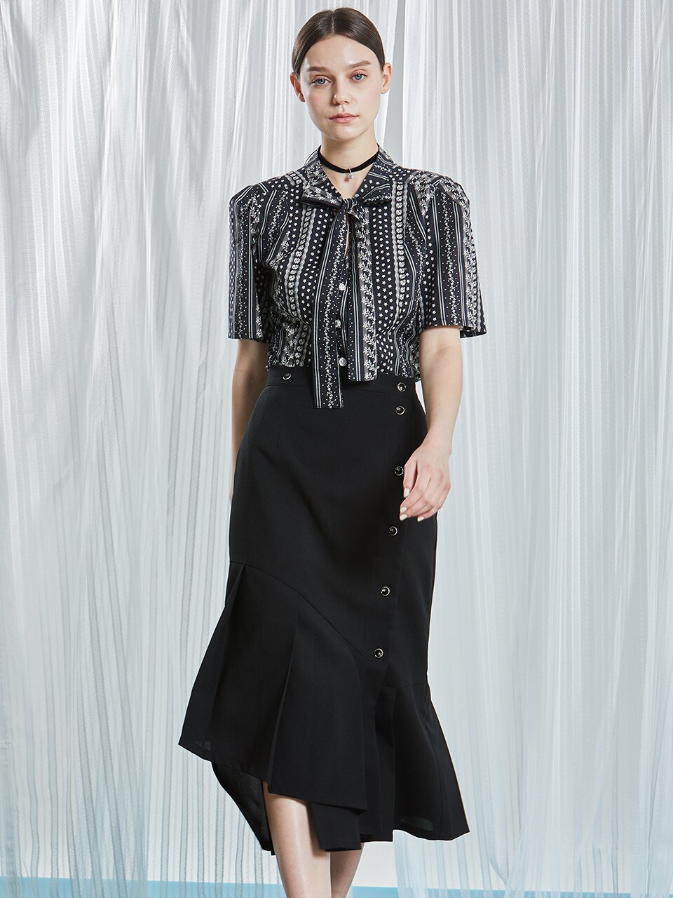 [와이제이] SIDE BUTTON WRAP SKIRT_BLACK
