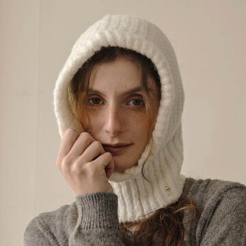 어클렛 미디엄 웨이트 니트 숏 바라클라바 아이보리