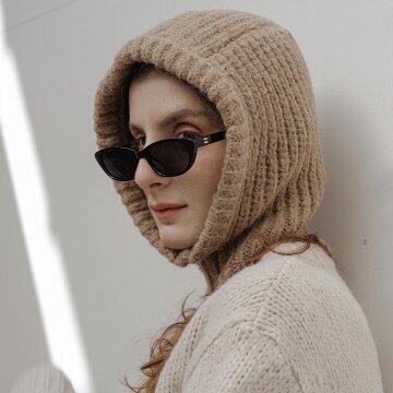 어클렛 미디엄 웨이트 니트 숏 바라클라바 브라운